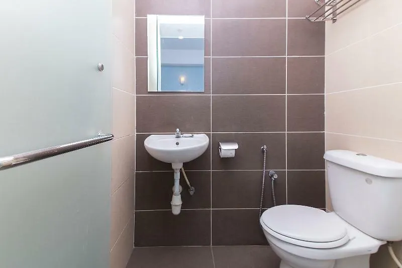 Oyo 220 Hotel Sri Maluri كوالالمبور 2*,